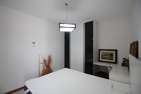 Casa de condomínio à venda com 144m², 3 quartos e 2 vagasSuíte 1