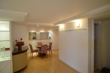 Sala de apartamento à venda com 2 quartos, 84m² em Barra da Tijuca, Rio de Janeiro