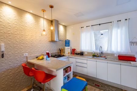 Casa à venda com 86m², 3 quartos e 2 vagasCozinha