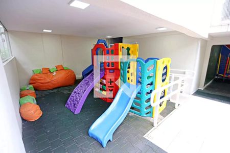 Apartamento à venda com 75m², 2 quartos e 2 vagasÁrea comum - Playground