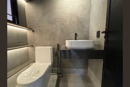 Casa à venda com 140m², 3 quartos e 2 vagasBanheiro da Suíte 2