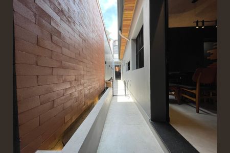 Casa à venda com 140m², 3 quartos e 2 vagasEntrada