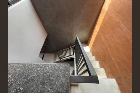 Casa à venda com 140m², 3 quartos e 2 vagasEscada