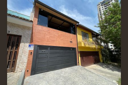 Casa à venda com 140m², 3 quartos e 2 vagasFachada