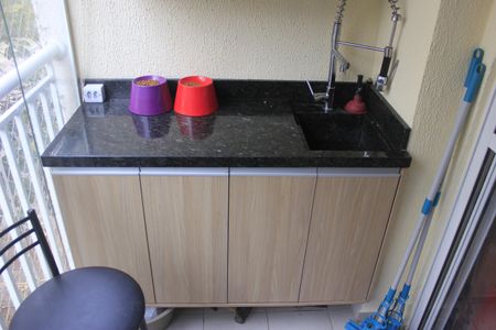 Varanda  de apartamento para alugar com 3 quartos, 65m² em Vila Itapegica, Guarulhos