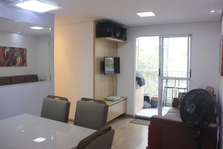 Sala de apartamento para alugar com 3 quartos, 65m² em Vila Itapegica, Guarulhos