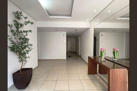 Apartamento à venda com 64m², 2 quartos e 1 vaga Apartamento à venda com 64m², 2 quartos e 1 vagaHall