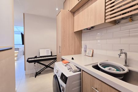 Apartamento à venda com 110m², 2 quartos e 1 vagaÁrea de Serviço
