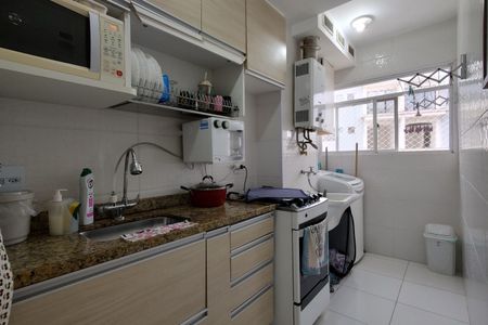 Apartamento à venda com 58m², 2 quartos e 1 vagaCozinha - Armários