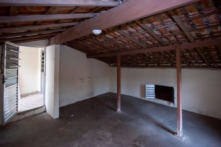 Casa para alugar com 355m², 5 quartos e 4 vagasPorão