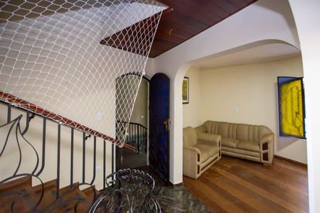 Casa para alugar com 355m², 5 quartos e 4 vagasHall