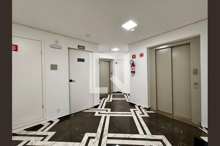 Apartamento à venda com 77m², 3 quartos e 2 vagasHall social
