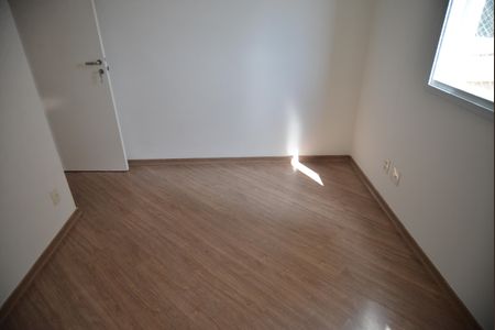 Apartamento à venda com 77m², 3 quartos e 2 vagasQuarto 2