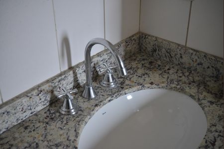 Apartamento à venda com 77m², 3 quartos e 2 vagasBanheiro da Suite