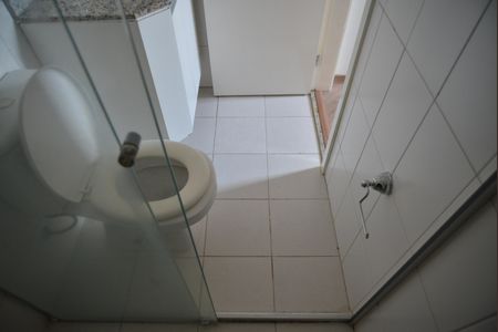 Apartamento à venda com 77m², 3 quartos e 2 vagasBanheiro da Suite