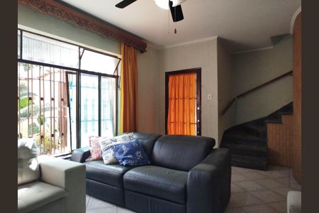 Casa à venda com 151m², 4 quartos e 3 vagasSala