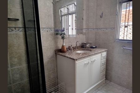 Casa à venda com 151m², 4 quartos e 3 vagasBanheiro 1