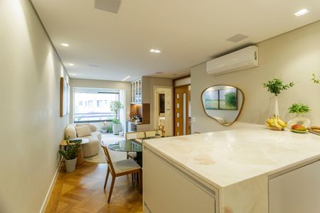 Sala de apartamento à venda com 2 quartos, 68m² em Itaim Bibi, São Paulo