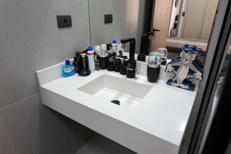 Apartamento à venda com 96m², 2 quartos e 1 vaga Apartamento à venda com 96m², 2 quartos e 1 vagaBanheiro da Suíte 2