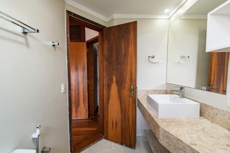 Apartamento à venda com 118m², 3 quartos e 2 vagasBanheiro da Suíte