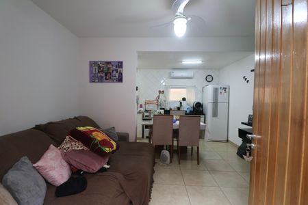 Sala de apartamento para alugar com 2 quartos, 53m² em Jardim Santa Genoveva, Guarujá