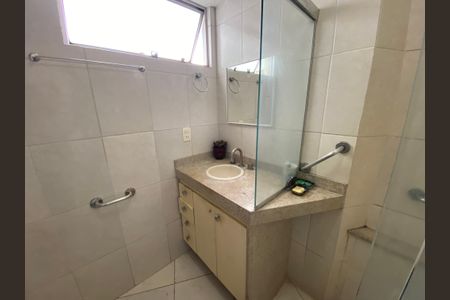 Apartamento à venda com 69m², 2 quartos e 1 vaga Apartamento à venda com 69m², 2 quartos e 1 vagaBanheiro Social