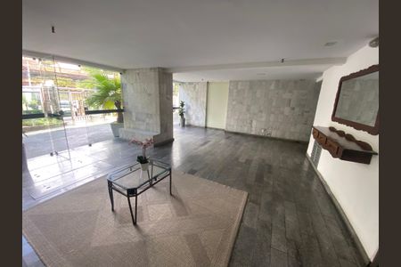 Apartamento à venda com 69m², 2 quartos e 1 vaga Apartamento à venda com 69m², 2 quartos e 1 vagaHall social