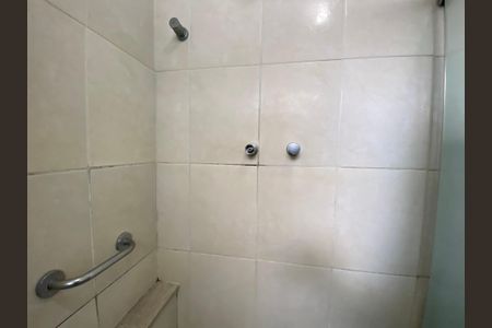Apartamento à venda com 69m², 2 quartos e 1 vaga Apartamento à venda com 69m², 2 quartos e 1 vagaBanheiro Social