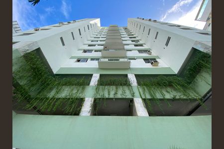 Apartamento à venda com 69m², 2 quartos e 1 vaga Apartamento à venda com 69m², 2 quartos e 1 vagaFachada