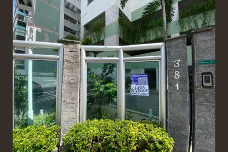 Apartamento à venda com 69m², 2 quartos e 1 vaga Apartamento à venda com 69m², 2 quartos e 1 vagaFachada