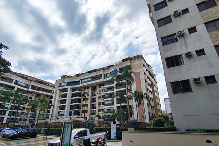 Apartamento à venda com 184m², 3 quartos e 2 vagas Apartamento à venda com 184m², 3 quartos e 2 vagasÁrea comum