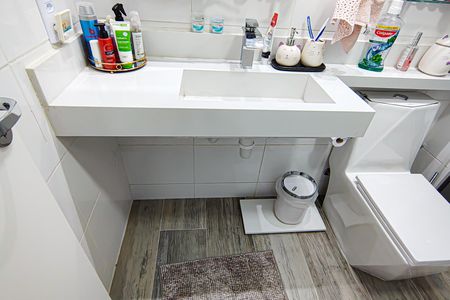 Apartamento à venda com 184m², 3 quartos e 2 vagas Apartamento à venda com 184m², 3 quartos e 2 vagasBanheiro da Suíte 1