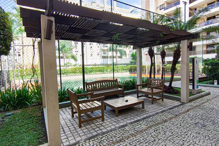 Apartamento à venda com 184m², 3 quartos e 2 vagas Apartamento à venda com 184m², 3 quartos e 2 vagasÁrea comum