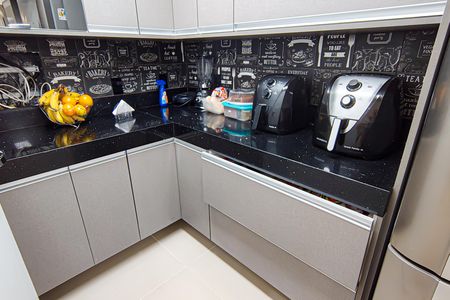 Apartamento à venda com 184m², 3 quartos e 2 vagas Apartamento à venda com 184m², 3 quartos e 2 vagasCozinha e Área de Serviço