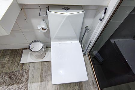 Apartamento à venda com 184m², 3 quartos e 2 vagas Apartamento à venda com 184m², 3 quartos e 2 vagasBanheiro da Suíte 1