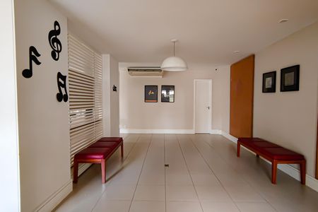 Apartamento à venda com 184m², 3 quartos e 2 vagas Apartamento à venda com 184m², 3 quartos e 2 vagasÁrea comum