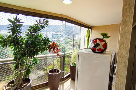 Apartamento à venda com 184m², 3 quartos e 2 vagas Apartamento à venda com 184m², 3 quartos e 2 vagasVaranda da Sala