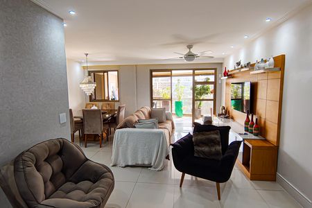 Apartamento à venda com 184m², 3 quartos e 2 vagas Apartamento à venda com 184m², 3 quartos e 2 vagasSala