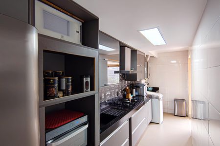 Apartamento à venda com 184m², 3 quartos e 2 vagas Apartamento à venda com 184m², 3 quartos e 2 vagasCozinha e Área de Serviço