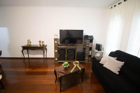 Casa à venda com 200m², 3 quartos e 2 vagas Casa à venda com 200m², 3 quartos e 2 vagasSala