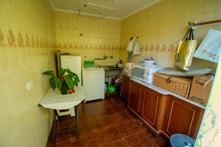 Casa à venda com 200m², 3 quartos e 2 vagas Casa à venda com 200m², 3 quartos e 2 vagasÁrea de Serviço