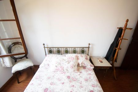 Casa à venda com 200m², 3 quartos e 2 vagas Casa à venda com 200m², 3 quartos e 2 vagasQuarto 1