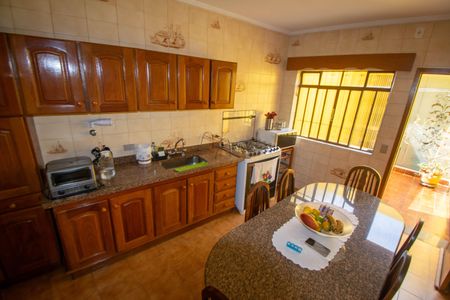 Casa à venda com 200m², 3 quartos e 2 vagas Casa à venda com 200m², 3 quartos e 2 vagasCozinha