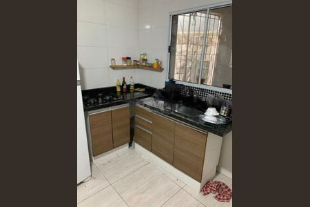 Casa à venda com 85m², 3 quartos e 4 vagas