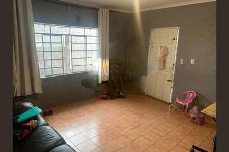 Casa à venda com 85m², 3 quartos e 4 vagas