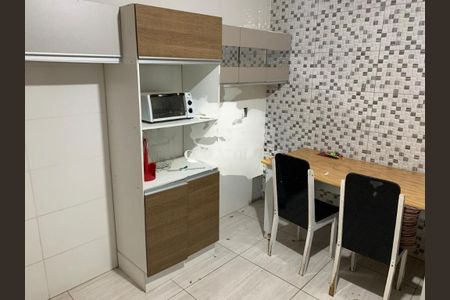 Casa à venda com 85m², 3 quartos e 4 vagas