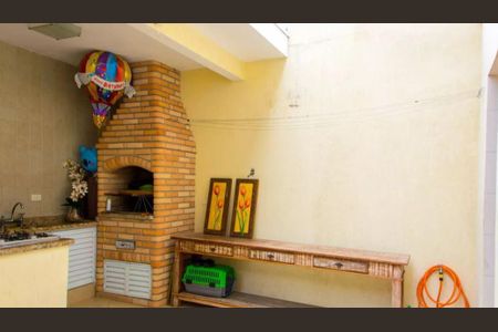 Casa à venda com 3 quartos, 180m² em Vila Scarpelli, Santo André