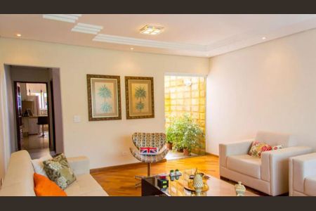 Casa à venda com 3 quartos, 180m² em Vila Scarpelli, Santo André