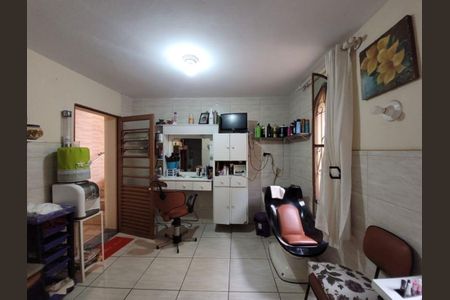 Casa à venda com 3 quartos, 180m² em Vila Virginia, São Paulo