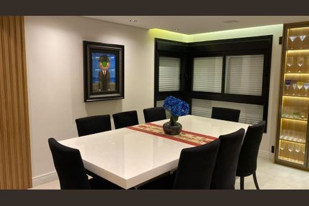 Apartamento à venda com 215m², 3 quartos e 3 vagas